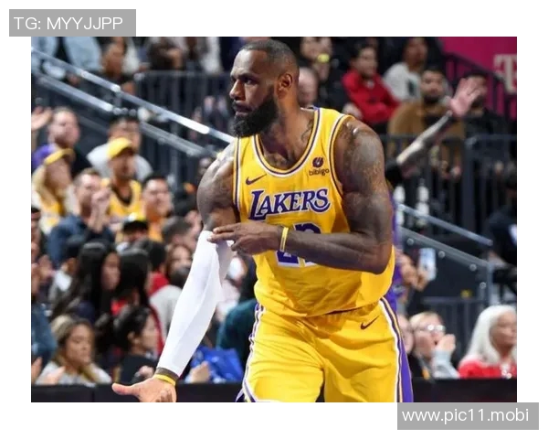 詹姆斯今天末节10分 自26年以来末节得分129分 仅次于马克西